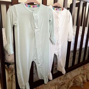 Magnetic Me • Set of 2 Baby Sleepers • 0-3 months